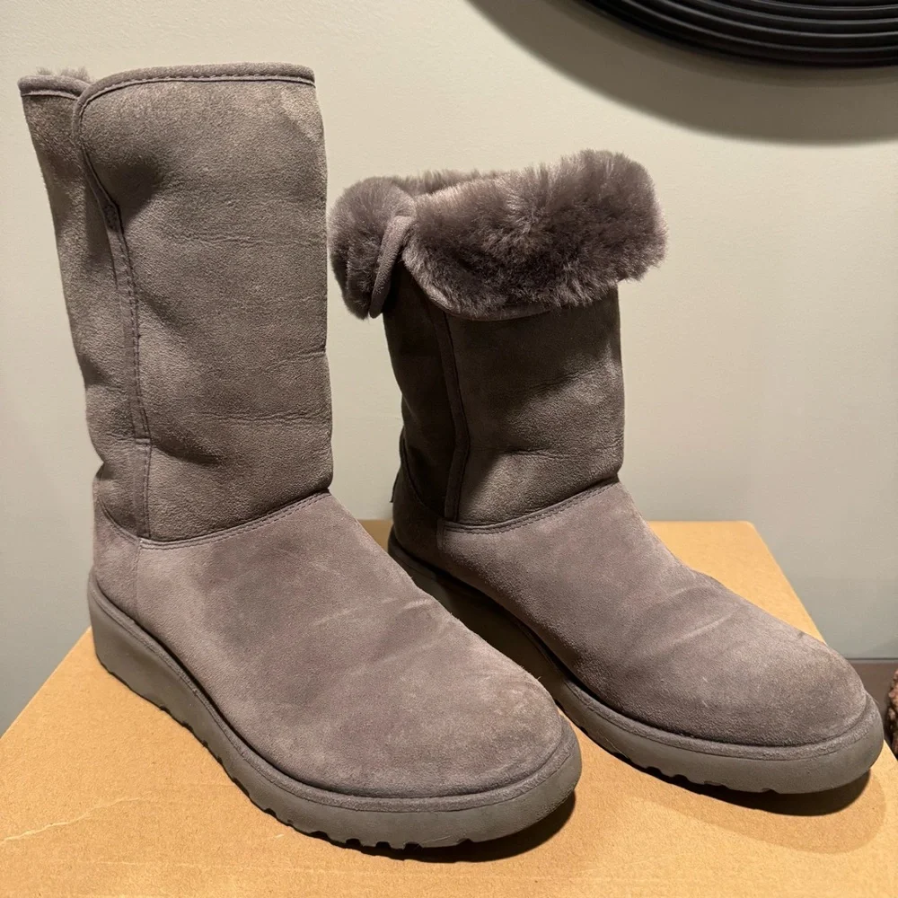 UGG Women's Amie Gray Suede & Fur Boots! Folds down! 7